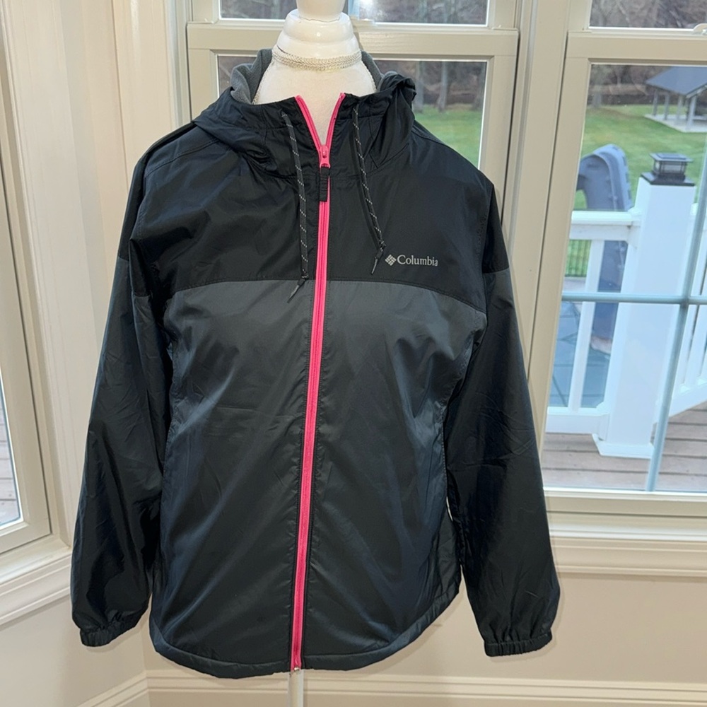 Columbia light weight, rain resistant, full zip jacket with hood